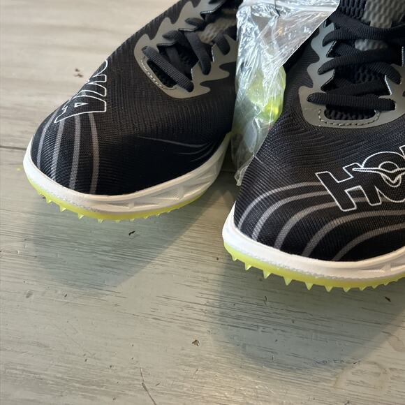 HOKA Crescendo MD 2 Track Shoes Spikes Men’s 12 Womens 13.5 Black White 1155116 main image 4
